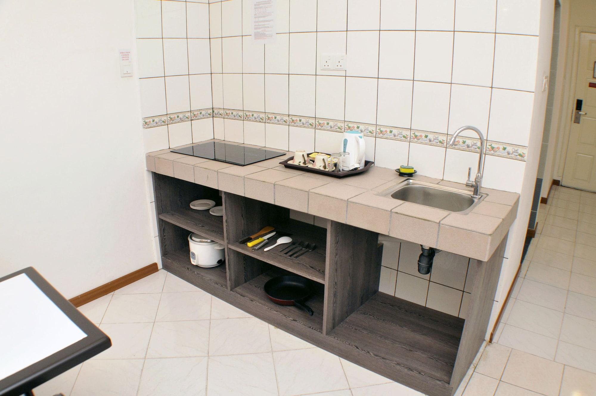 Promenade Service Apartment Kota Kinabalu Exterior photo